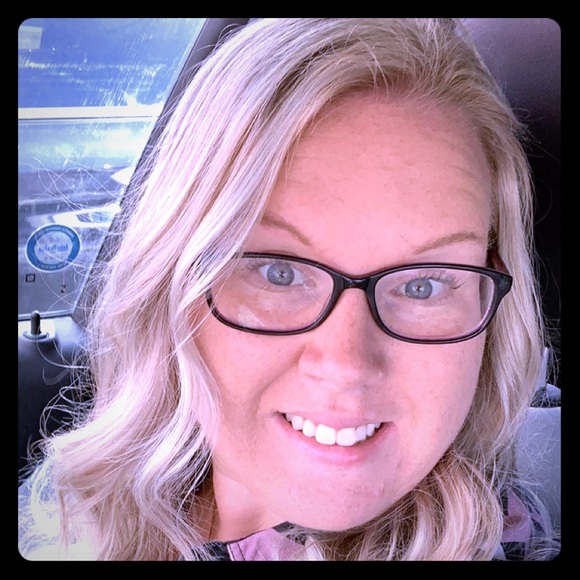 Meet your Posher, Ally - Picture 1 of 1